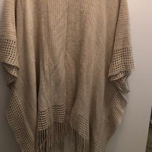 Cream/beige fringed knit kimono